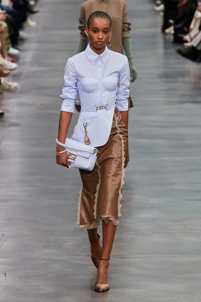 Look 14